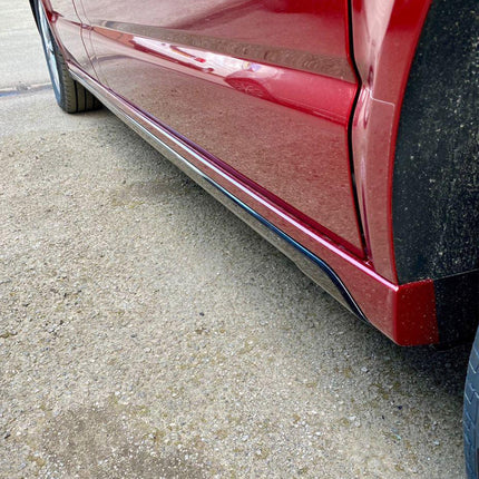 For VW T5, T5.1 SWB Side Skirts Reflex Silver Plastic Painted and Ready to Fit (B-Grade)