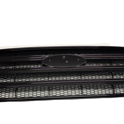 For Ford Transit Custom Front Grille – OEM Style, New Shape, Gloss Black Base – Pre-Painted & Ready to Install