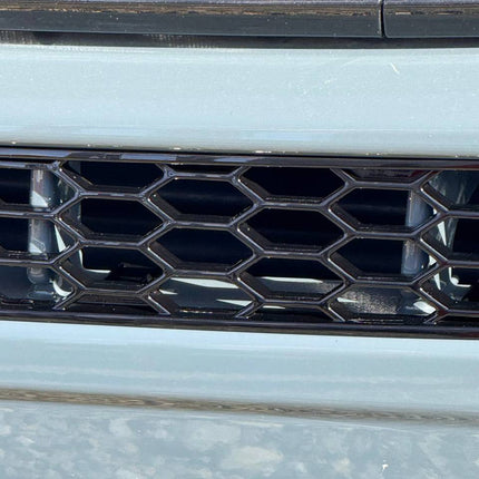 For Vauxhall Movano Bumper Honeycomb - Gloss Black, No Parking Sensors Replacement