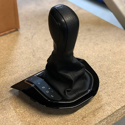 For VW T6 Transporter Gear Knob Surround – Gloss Black Interior Trim for Manual & DSG | Van-X