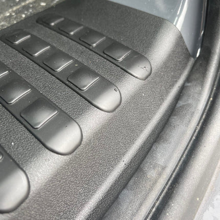 For VW T6.1 V3 Barndoor Threshold Cover + Side Step